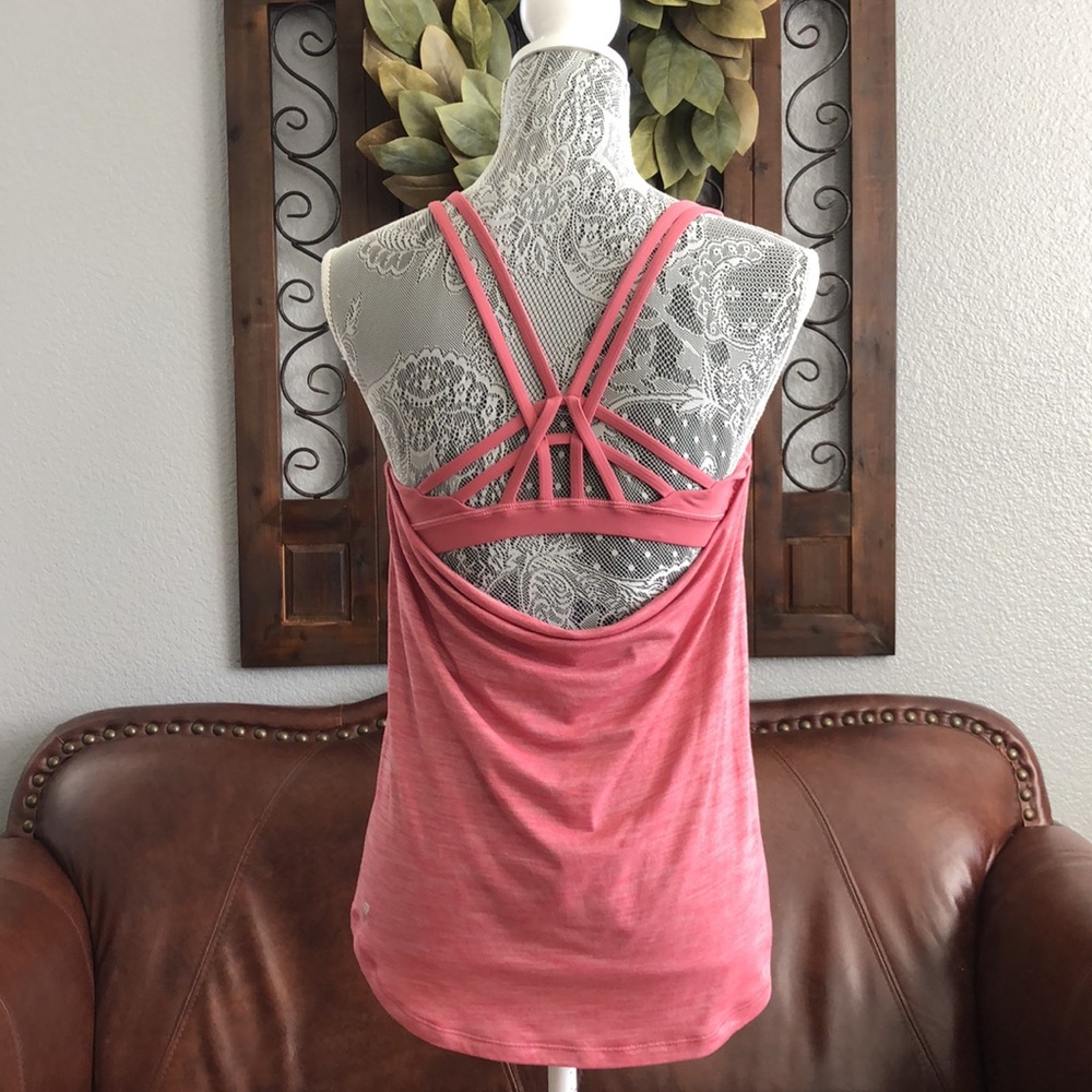 Lululemon 🍋 Free To Be coral tank (with attached bra)